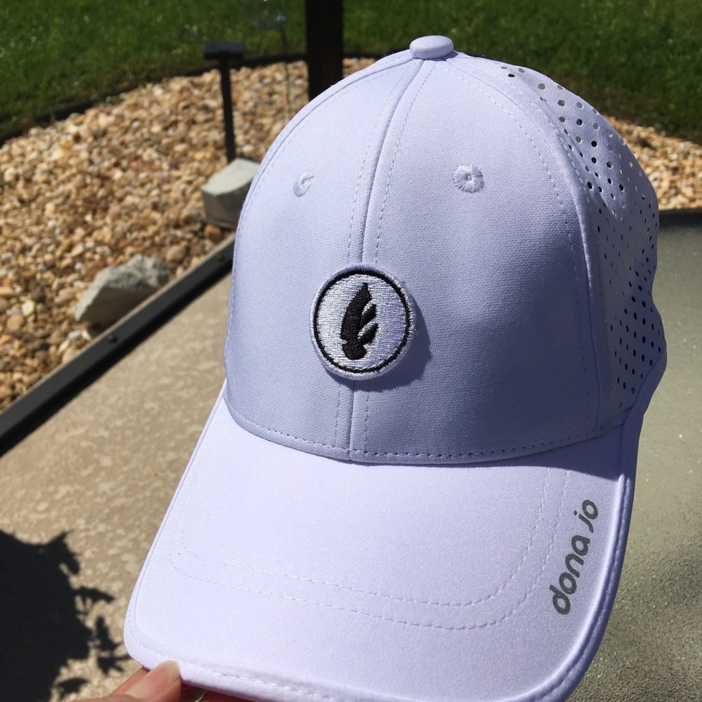 Dona Jo UV Mesh Athleisure White Golf Tennis 4 way Stretch Adjustable O/S